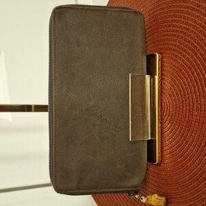GUCCI Brown Zip Around Wallet